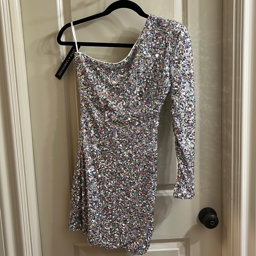 Women’s love and lemonade single sleeve cocktail dress in mermaid sequin color